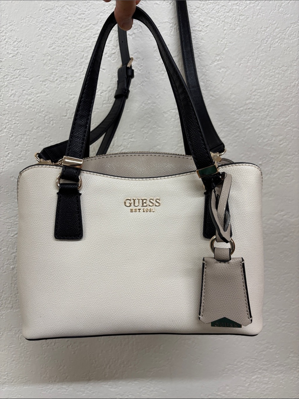 GUESS lyndi small girlfriend satchel bag cream beige